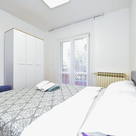 L&L Holiday Apartment Zara Esterno foto